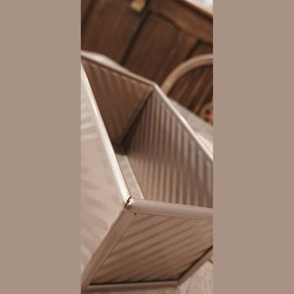 Baking tin with lid - small